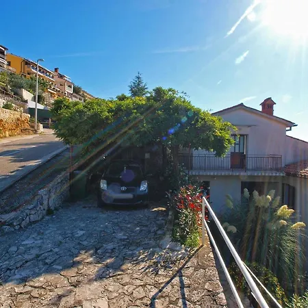 Fuer 5 Personen Ca 50 Qm In Rabac, Istrien Bucht Von Apartment